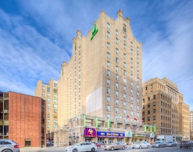 284 Bloor Street W, Toronto, ON