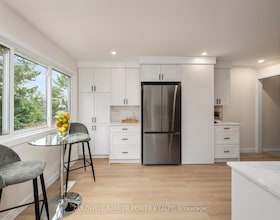 727 Wilkins Street, Middlesex, ON , MLS #X13651748 , Image - 1