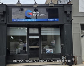 2809 Bathurst Street N, Toronto, ON
