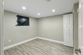 122 Montrose Street, Essex, ON , MLS #X13234554 , Image - 1