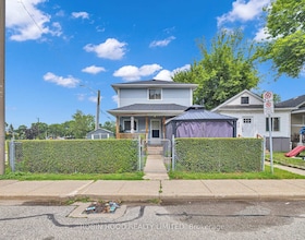 406 Glengarry Avenue, Essex, ON , MLS #X13065610 , Image - 1