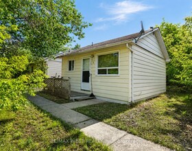 195 Dunkerron Avenue, Simcoe, ON , MLS #S13695814 , Image - 1