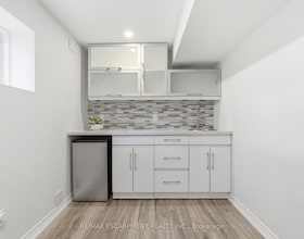 2241 Glazebrook Circle, Halton, ON , MLS #W13697838 , Image - 1