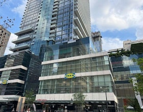 388 Yonge Street, Toronto, ON