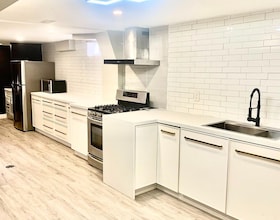 34 Owen Place, Hamilton, ON , MLS #X13698662 , Image - 1