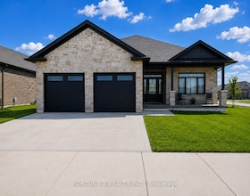 1090 Kincaid Street, Perth, ON