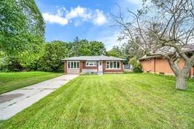 284 Cedar Crescent, Waterloo, ON
