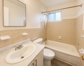 550 King Street, Simcoe, ON , MLS #S13714116 , Image - 1