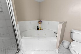 2585 Erin Centre Boulevard, Peel, ON , MLS #W13727600 , Image - 1