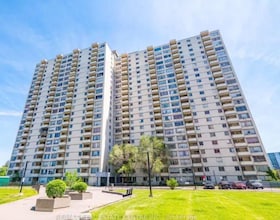 320 Dixon Road E, Toronto, ON
