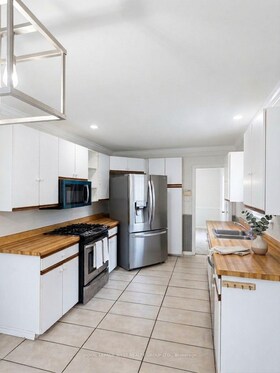 128 Stuart Street E, Middlesex, ON , MLS #X13757566 , Image - 1