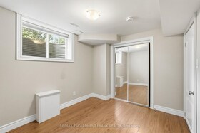8 EMMING Court, Hamilton, ON , MLS #X13762784 , Image - 1