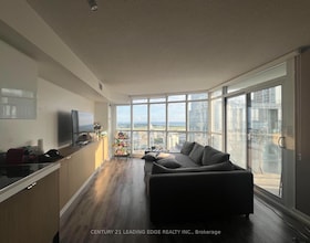 21 Iceboat Terrace, Toronto, ON