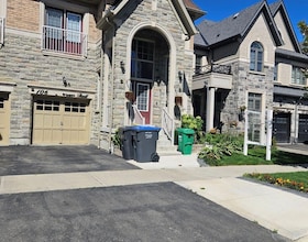 106 Dolobram Trail, Peel, ON