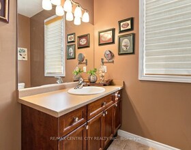 68 Willow Ridge Road, Middlesex, ON , MLS #X13771830 , Image - 1