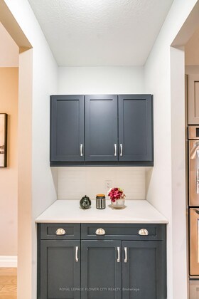 2551 TERRY FOX Court, Middlesex, ON , MLS #X13782484 , Image - 1