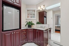 228 Fourth Avenue, Ottawa, ON , MLS #X13794548 , Image - 1
