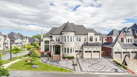 3 Sir Henry Court, York, ON