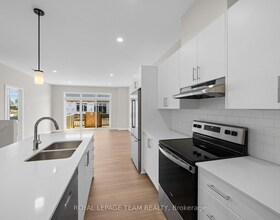 1068 Dobbie Street, Leeds and Grenvi, ON , MLS #X13798682 , Image - 1