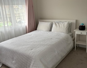 4 Cactus Crescent, Hamilton, ON , MLS #X13818112 , Image - 1