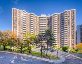10 Edgecliffe Golfway, Toronto, ON
