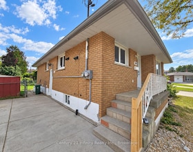 109 Purdy Crescent, Hamilton, ON , MLS #X13821736 , Image - 1
