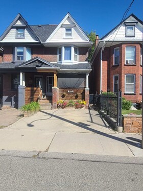 319 Woodbine Avenue, Toronto, ON