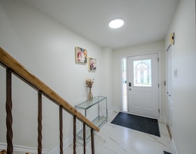 6 Crenshaw Court, Peel, ON , MLS #W13826994 , Image - 1