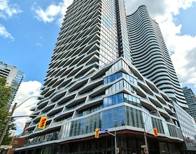 85 Wood Street, Toronto, ON