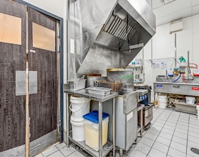 9350 Yonge Street, York, ON , MLS #N13833380 , Image - 1