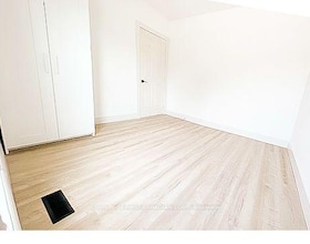 859 Dundas Street, Middlesex, ON , MLS #X13843182 , Image - 1
