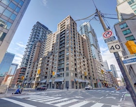 140 Simcoe Street, Toronto, ON
