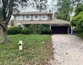 10 Shawfield Crescent, Toronto, ON