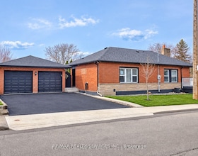 574 Brucedale Avenue E, Hamilton, ON
