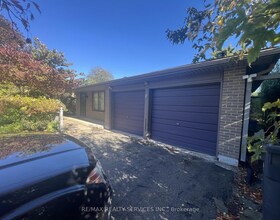39 Golf View Drive, Peel, ON