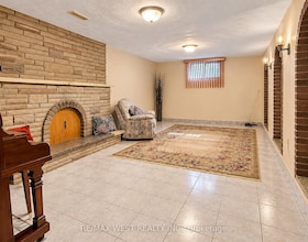 34 Glen Castle Drive, Hamilton, ON , MLS #X13869148 , Image - 1