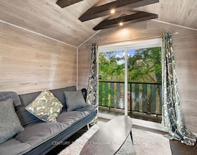 39 Dale Drive, Middlesex, ON , MLS #X13873740 , Image - 1