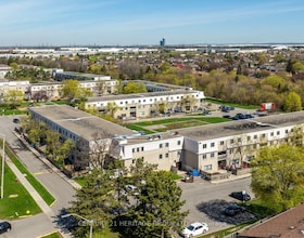 7555 Goreway Drive, Peel, ON , MLS #W13885784 , Image - 1