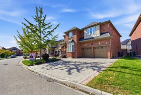 7 Darou Crescent, Peel, ON