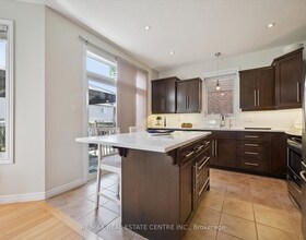 25 Hunsberger Drive, Waterloo, ON , MLS #X14032988 , Image - 1