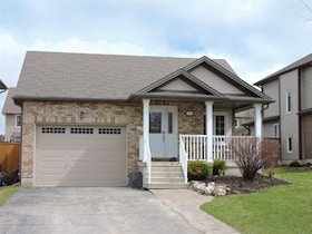 121 Fleming Way, Dufferin, ON , MLS #X12487765 , Image - 1