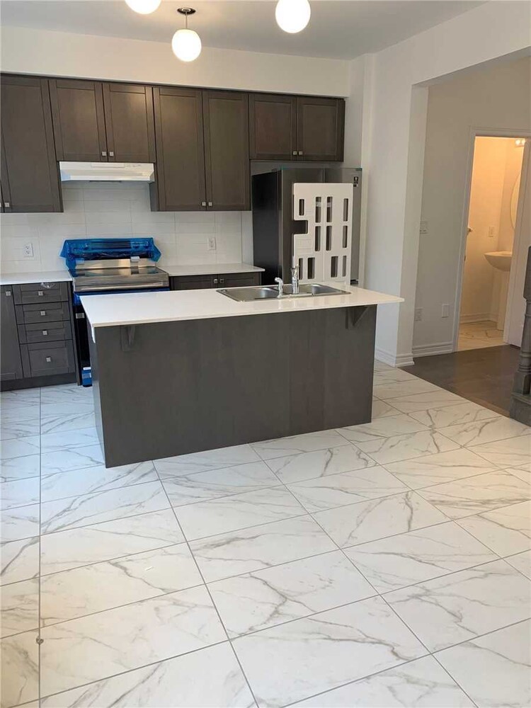 5 Steamboat Way, Whitby, ON, Port Whitby