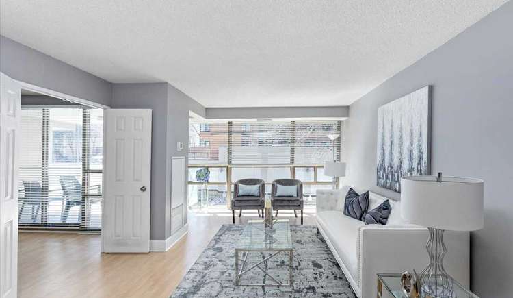 18 Lower Village Gate, Toronto, Ontario, Forest Hill South