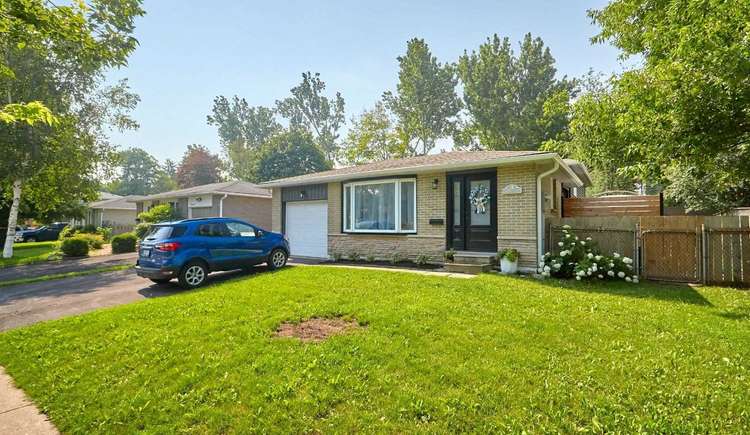 3 Colleen Ave, Barrie, Ontario, Grove East