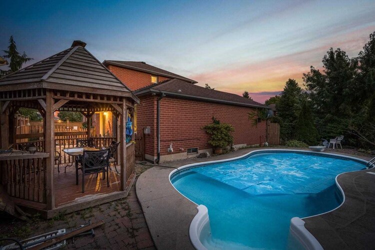 80 Royaledge Way, Hamilton, ON, Waterdown