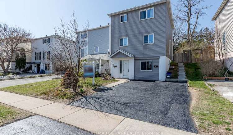 20 Browning Tr, Barrie, Ontario, 400 West