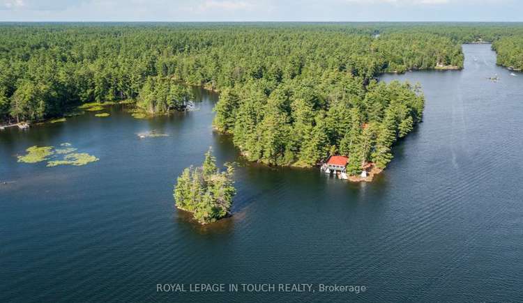 2 Island 390 Chads Isl, Muskoka Lakes, Ontario, 
