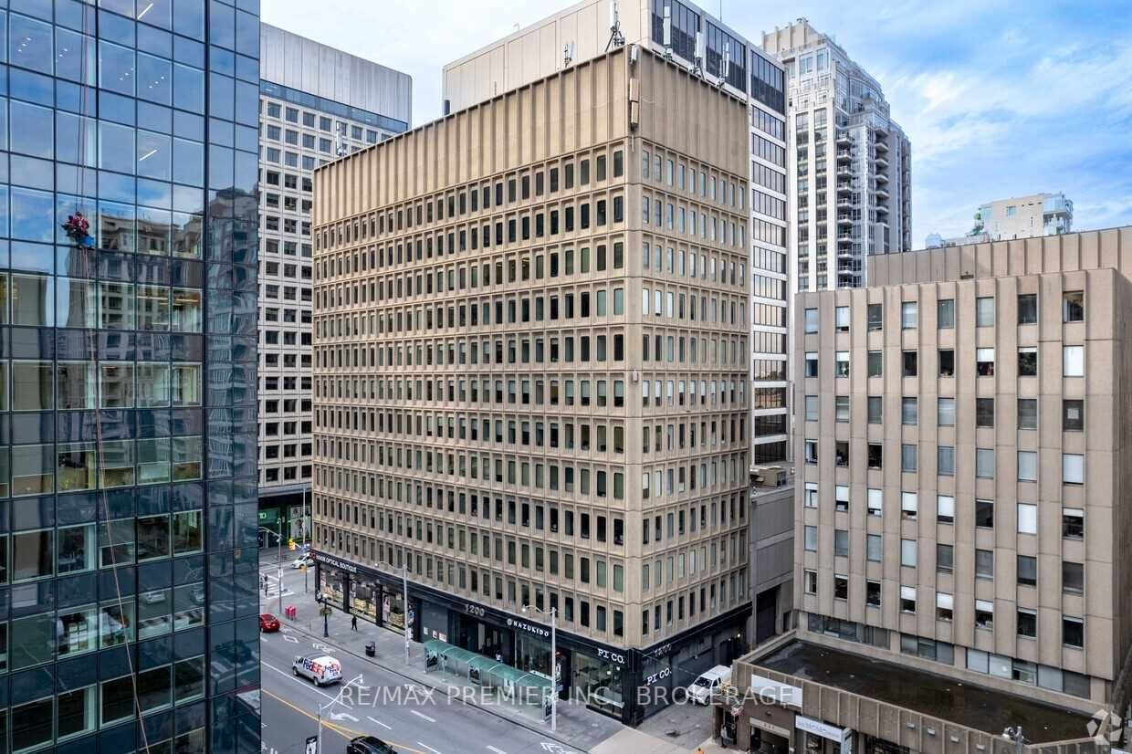 1200 Bay Street St, Toronto, Ontario, Annex