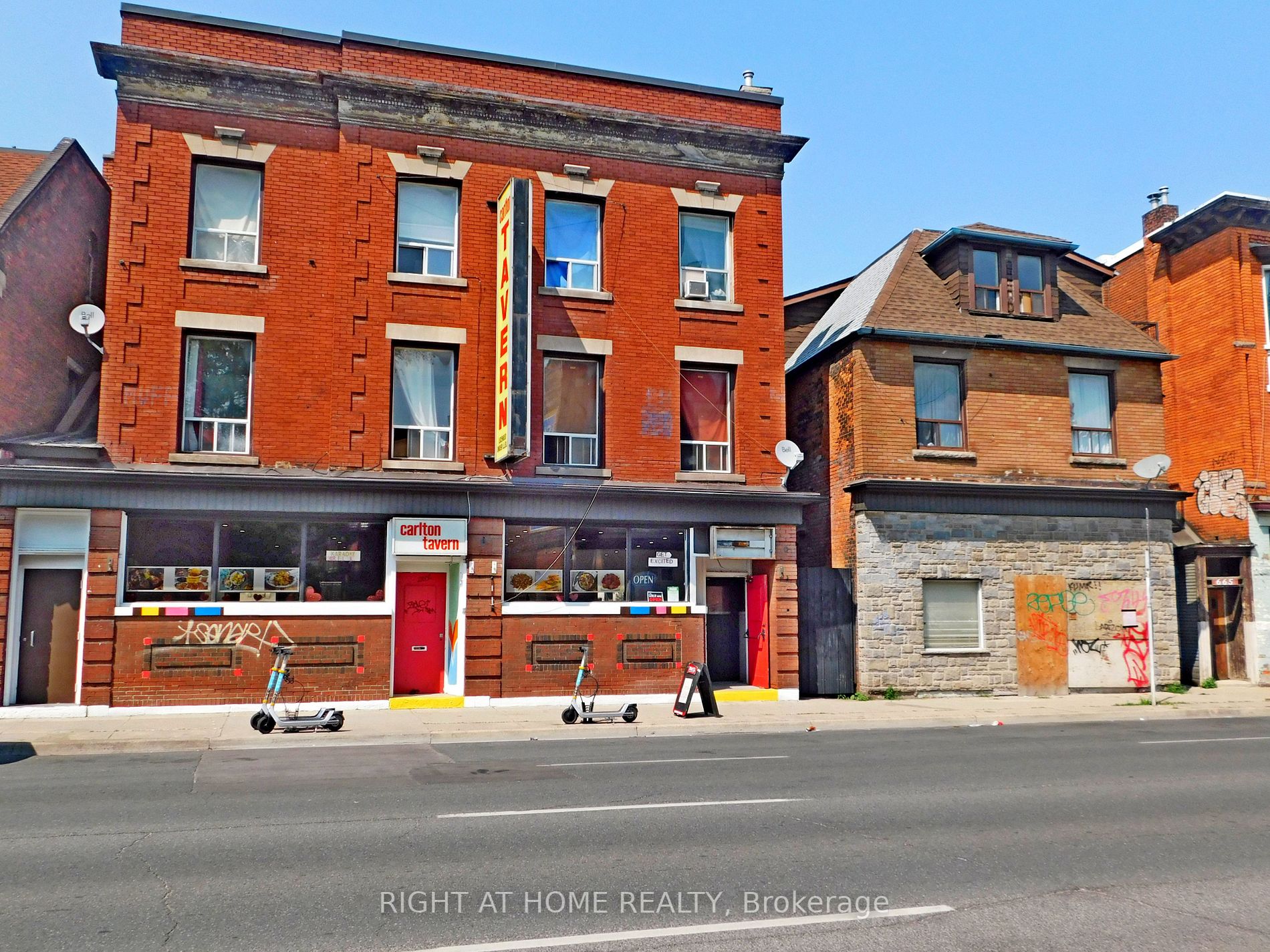 657,659 King St E, Hamilton, Ontario, Central