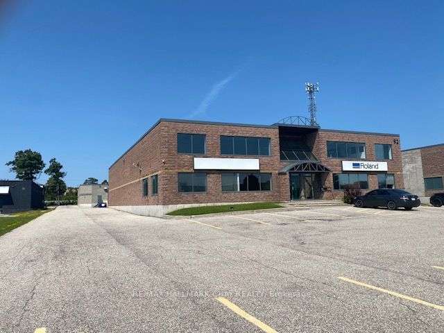 92 Saunders Rd, Barrie, Ontario, 400 East